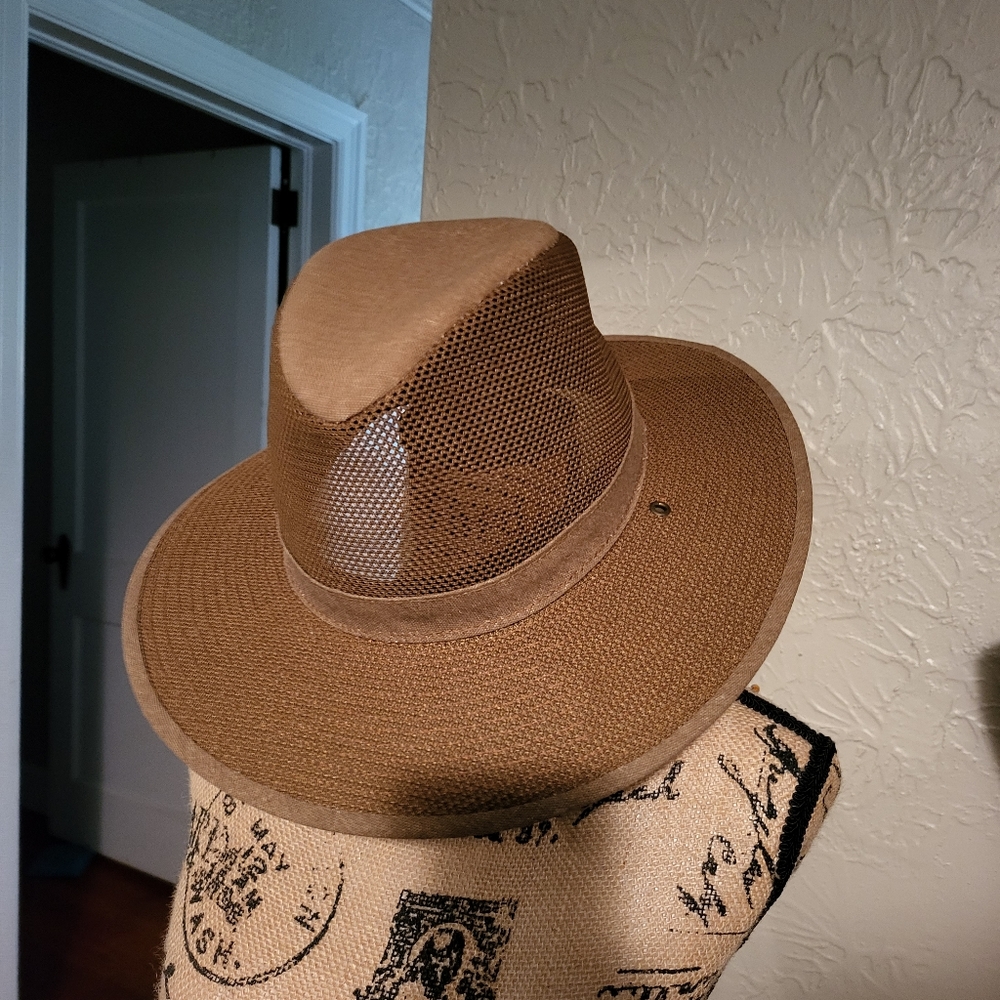 Henschel Hat